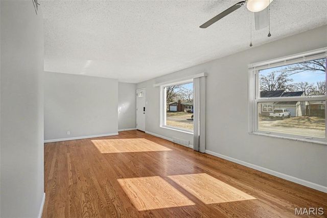 1385 Spring Valley Drive, Florissant, MO 63033