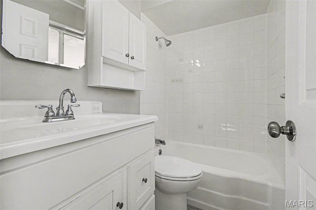 1385 Spring Valley Drive, Florissant, MO 63033