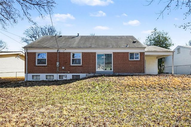 1385 Spring Valley Drive, Florissant, MO 63033