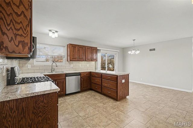 1385 Spring Valley Drive, Florissant, MO 63033