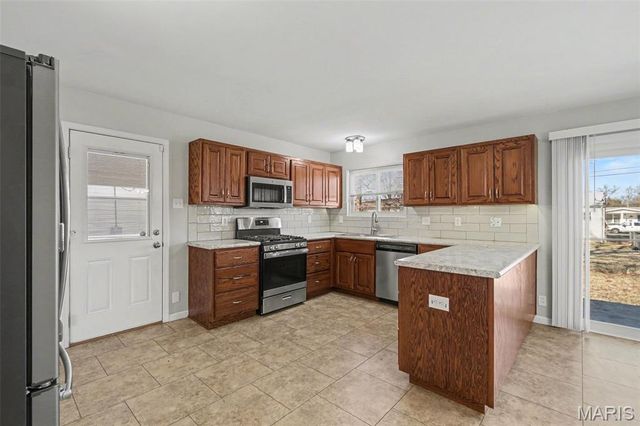 1385 Spring Valley Drive, Florissant, MO 63033