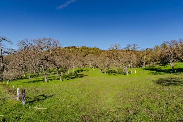 4758 High Country Rd, San Andreas, CA 95249