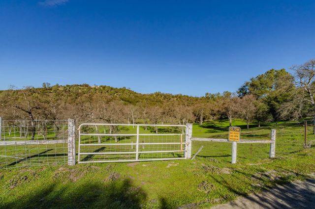 4758 High Country Rd, San Andreas, CA 95249