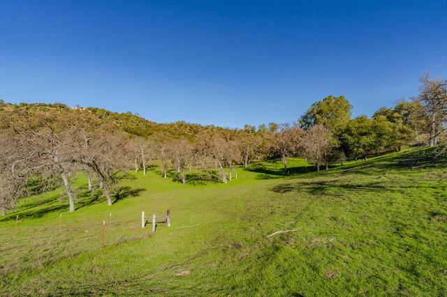 4758 High Country Rd, San Andreas, CA 95249