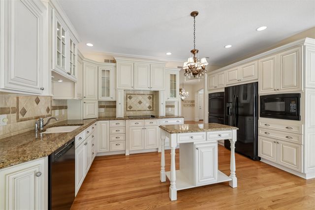 6908 NW 83rd Avenue, Johnston, IA 50131