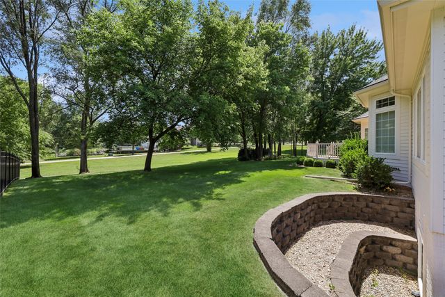 6908 NW 83rd Avenue, Johnston, IA 50131