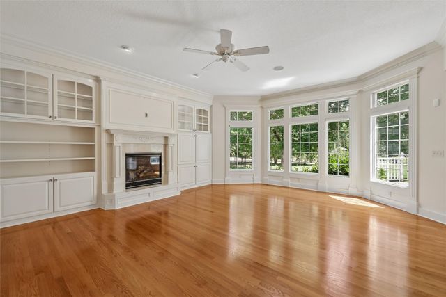 6908 NW 83rd Avenue, Johnston, IA 50131