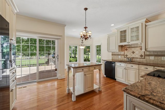 6908 NW 83rd Avenue, Johnston, IA 50131
