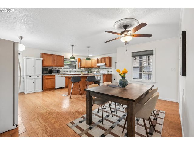 14005 Ne HALSEY St, Portland, OR 97230