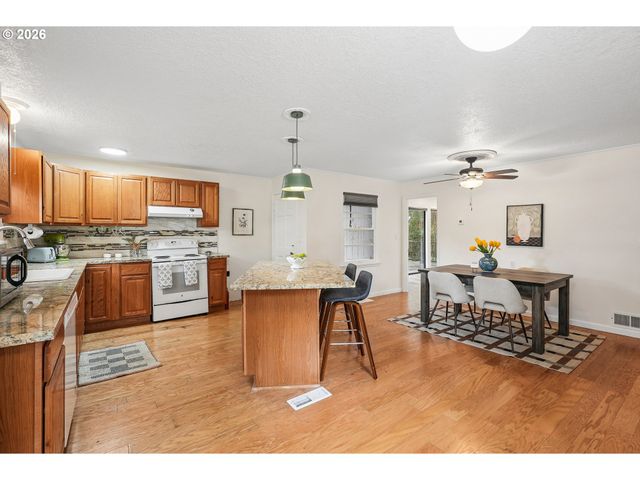 14005 Ne HALSEY St, Portland, OR 97230