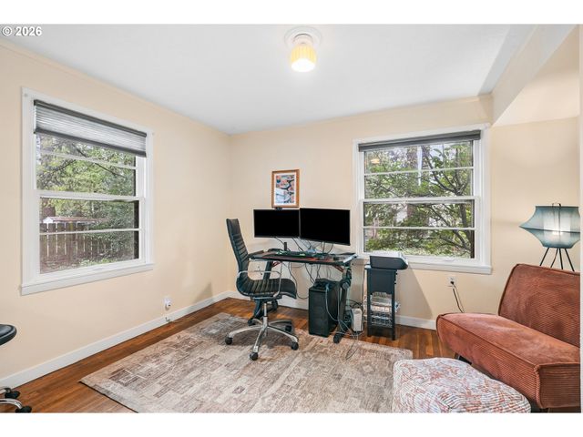 14005 Ne HALSEY St, Portland, OR 97230