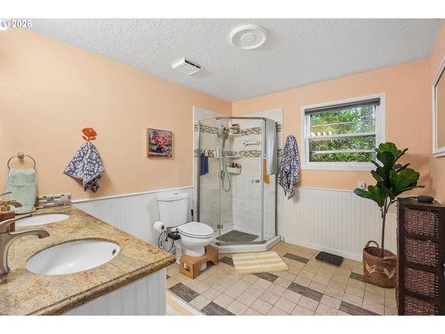 14005 Ne HALSEY St, Portland, OR 97230