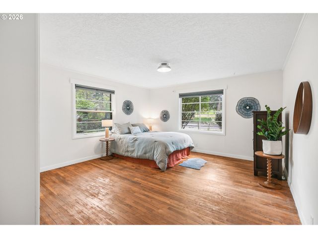 14005 Ne HALSEY St, Portland, OR 97230