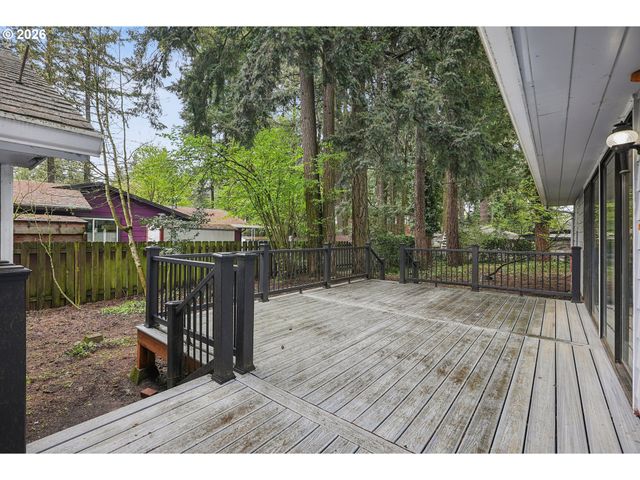 14005 Ne HALSEY St, Portland, OR 97230