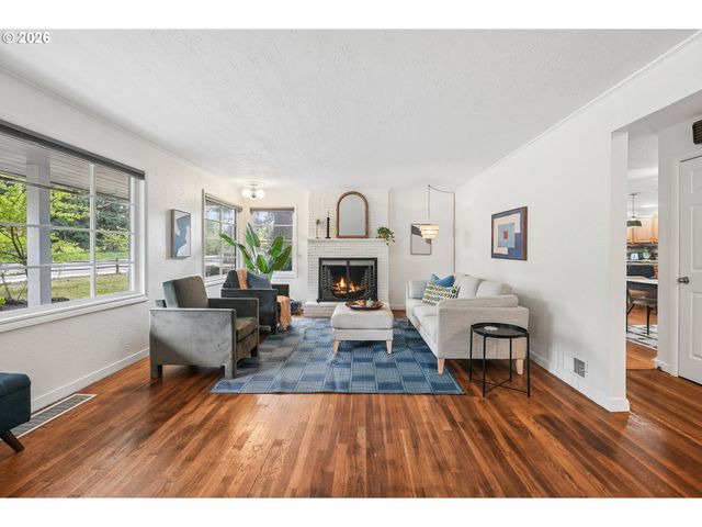 14005 Ne HALSEY St, Portland, OR 97230