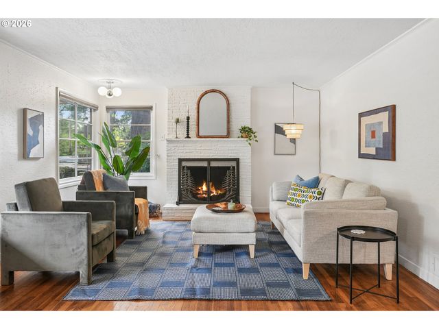 14005 Ne HALSEY St, Portland, OR 97230