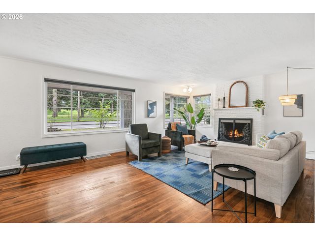 14005 Ne HALSEY St, Portland, OR 97230