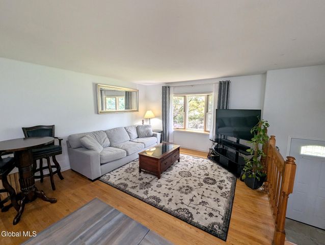 16 Sylvan Lane, Clifton Park, NY 12065
