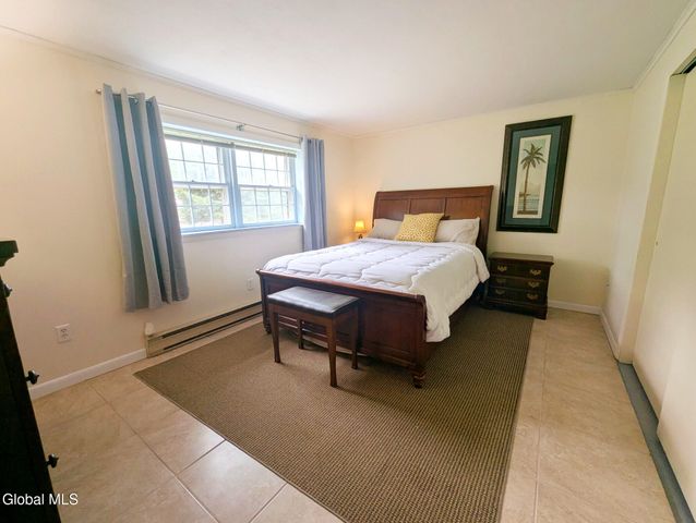 16 Sylvan Lane, Clifton Park, NY 12065
