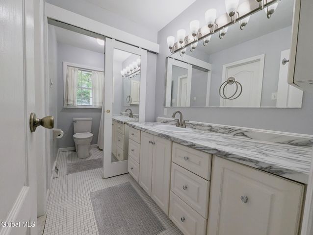 16 Sylvan Lane, Clifton Park, NY 12065