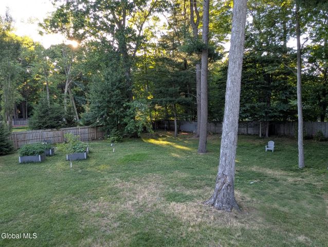 16 Sylvan Lane, Clifton Park, NY 12065
