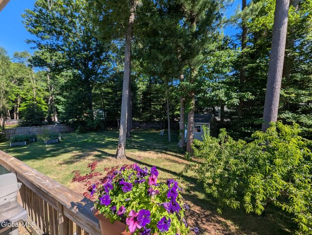 16 Sylvan Lane, Clifton Park, NY 12065