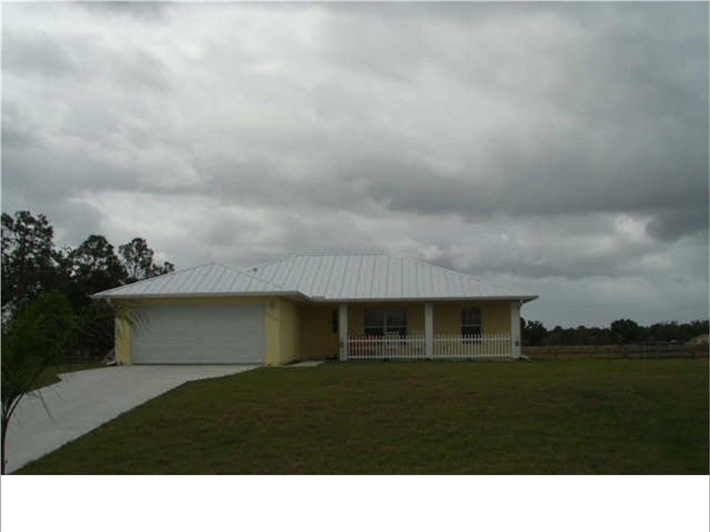 13715 103rd Street, Fellsmere, FL 32948