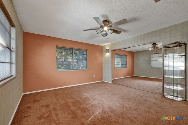 116 Crestview Drive, Canyon Lake, TX 78133