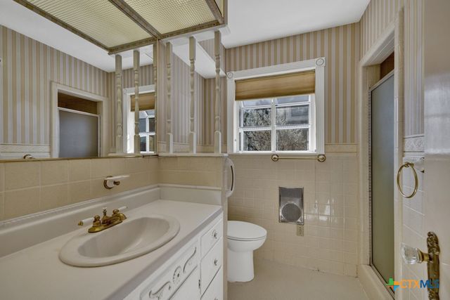 116 Crestview Drive, Canyon Lake, TX 78133