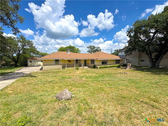 116 Crestview Drive, Canyon Lake, TX 78133