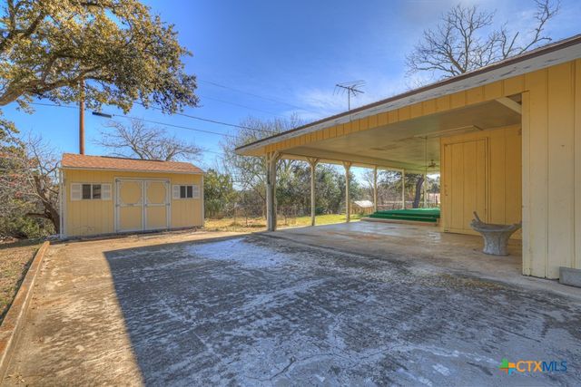 116 Crestview Drive, Canyon Lake, TX 78133