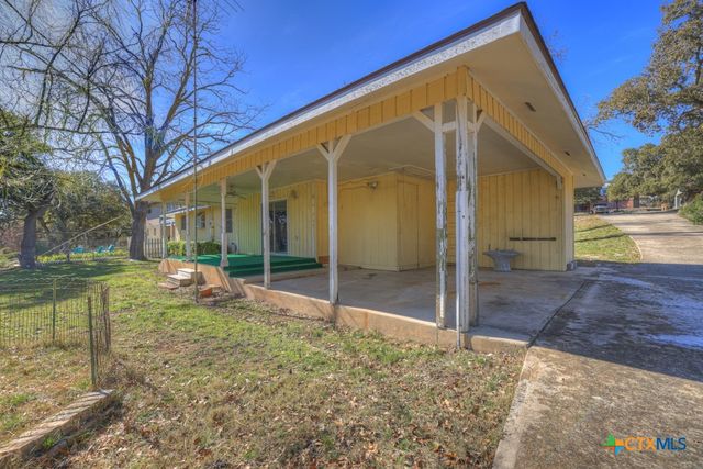 116 Crestview Drive, Canyon Lake, TX 78133