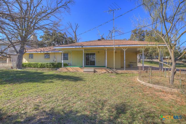 116 Crestview Drive, Canyon Lake, TX 78133