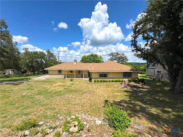 116 Crestview Drive, Canyon Lake, TX 78133