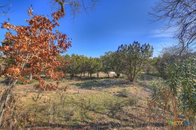 116 Crestview Drive, Canyon Lake, TX 78133