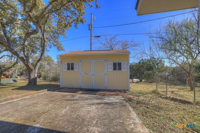 116 Crestview Drive, Canyon Lake, TX 78133