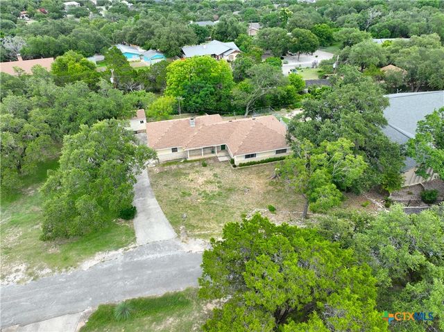 116 Crestview Drive, Canyon Lake, TX 78133