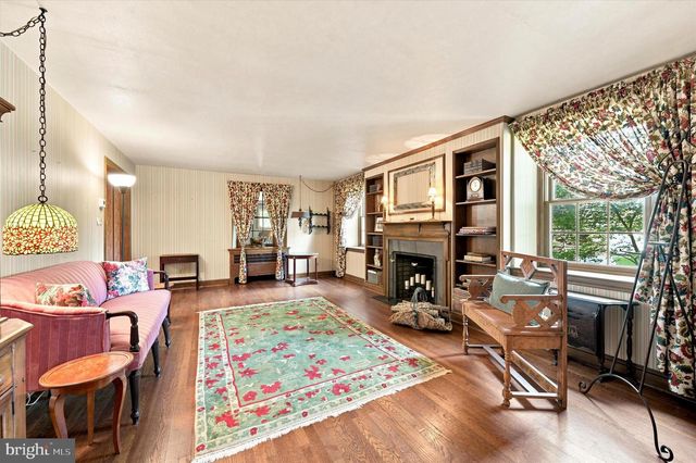 1010 CREST RD, Wynnewood, PA 19096