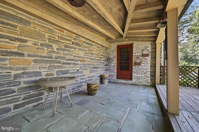 1010 CREST RD, Wynnewood, PA 19096