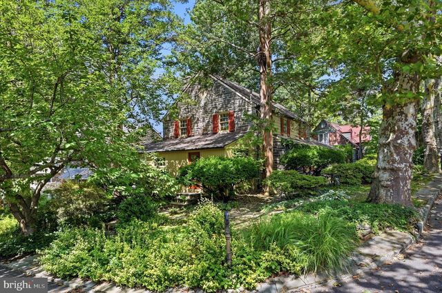 1010 CREST RD, Wynnewood, PA 19096