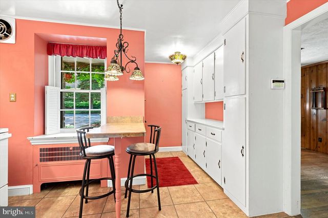 1010 CREST RD, Wynnewood, PA 19096