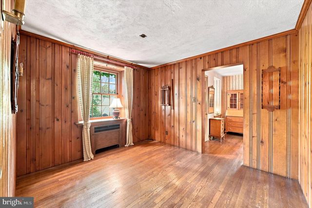 1010 CREST RD, Wynnewood, PA 19096