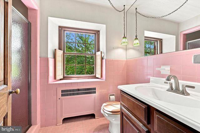 1010 CREST RD, Wynnewood, PA 19096