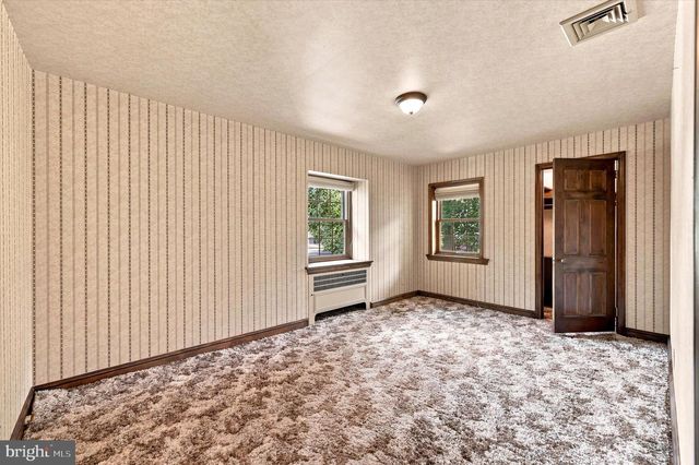 1010 CREST RD, Wynnewood, PA 19096
