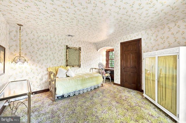 1010 CREST RD, Wynnewood, PA 19096