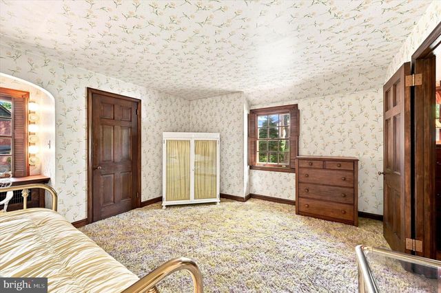 1010 CREST RD, Wynnewood, PA 19096