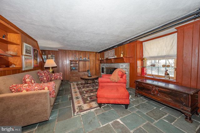 1010 CREST RD, Wynnewood, PA 19096