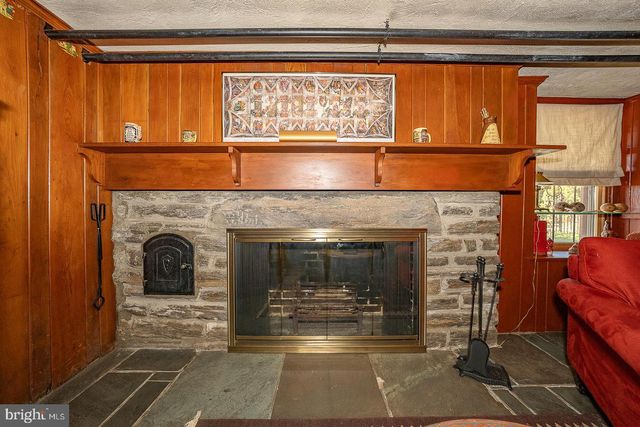 1010 CREST RD, Wynnewood, PA 19096
