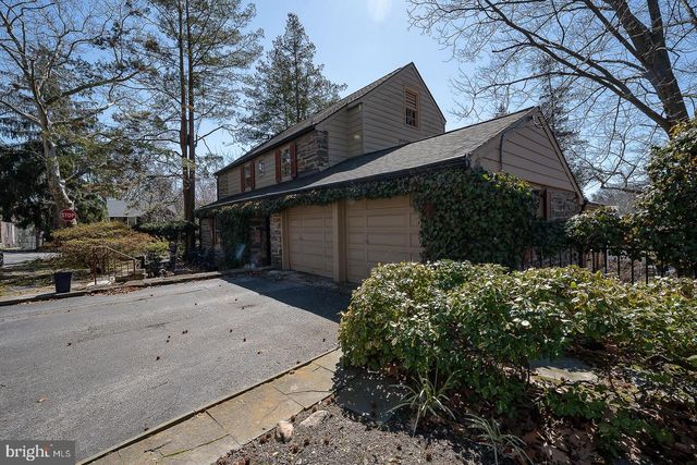 1010 CREST RD, Wynnewood, PA 19096
