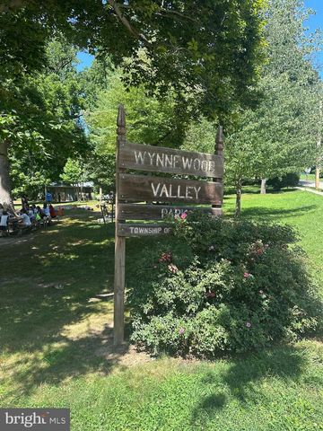 1010 CREST RD, Wynnewood, PA 19096